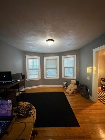 31 Fifield St 1, Watertown, MA 02472