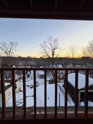 31 Fifield St 1, Watertown, MA 02472