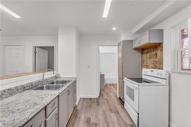 13814 Durkee Avenue, Cleveland, OH 44105