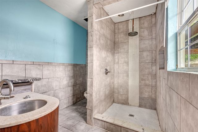 2218 Lincoln Avenue, Fort Worth, TX 76164