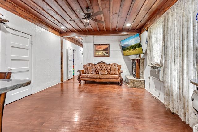 2218 Lincoln Avenue, Fort Worth, TX 76164