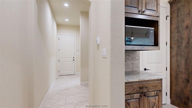 4310 Willowick Drive, Bryan, TX 77802