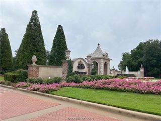 4310 Willowick Drive, Bryan, TX 77802