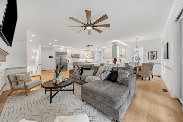 57 Mayflower Rd, Needham, MA 02492