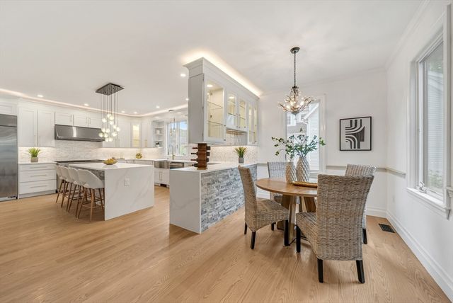57 Mayflower Rd, Needham, MA 02492