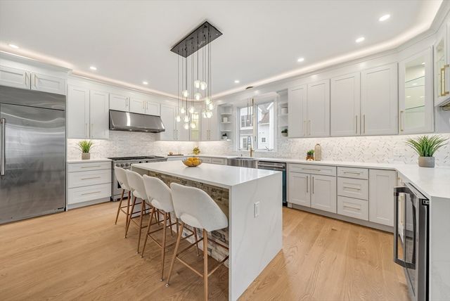 57 Mayflower Rd, Needham, MA 02492
