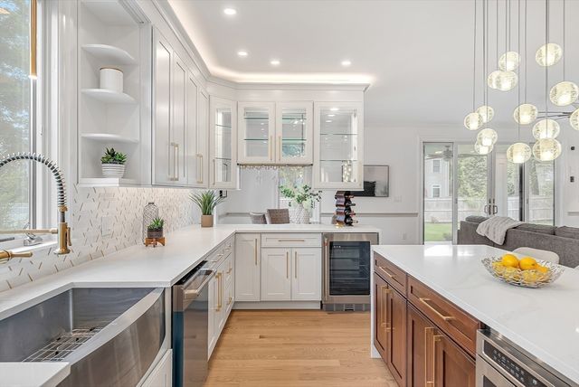 57 Mayflower Rd, Needham, MA 02492