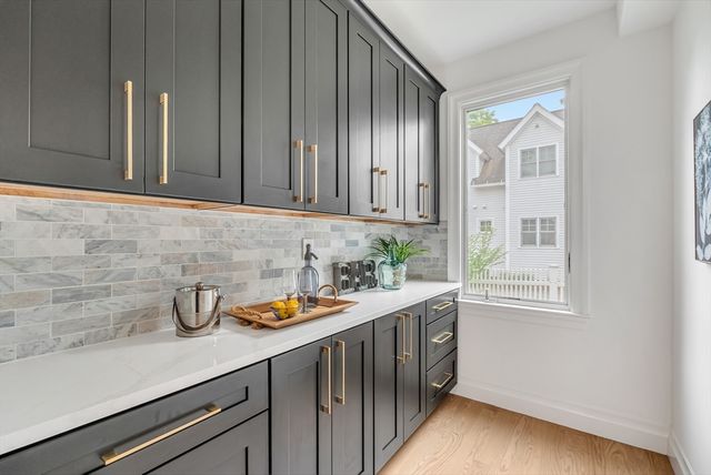 57 Mayflower Rd, Needham, MA 02492