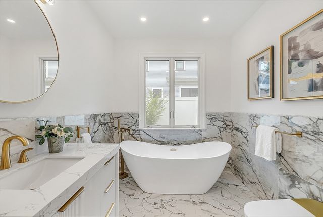57 Mayflower Rd, Needham, MA 02492