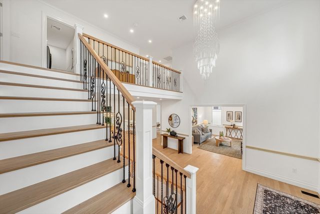 57 Mayflower Rd, Needham, MA 02492
