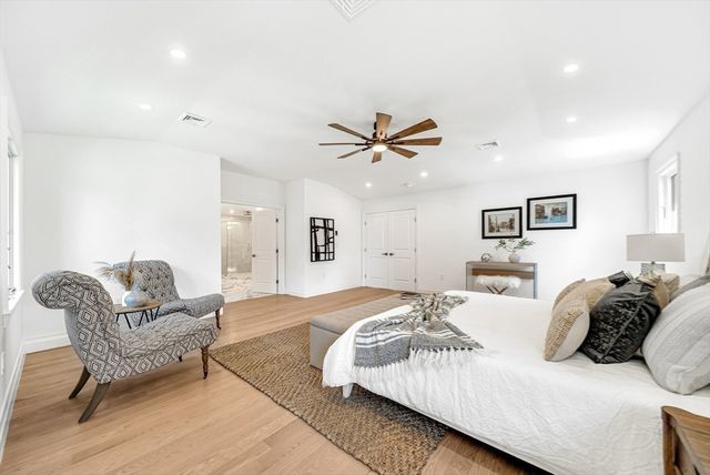 57 Mayflower Rd, Needham, MA 02492