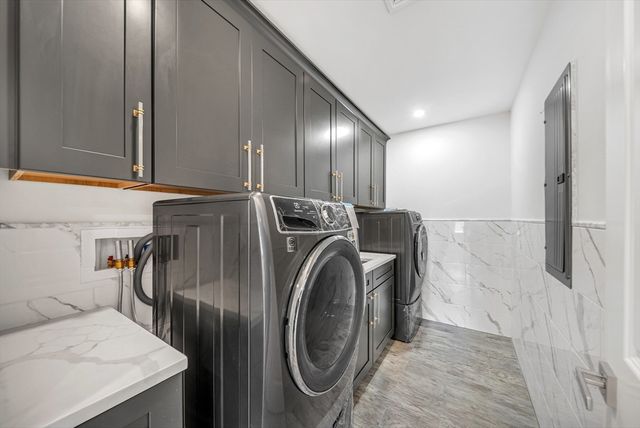 57 Mayflower Rd, Needham, MA 02492