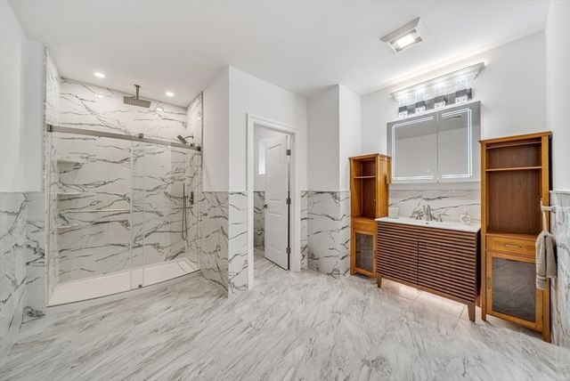 57 Mayflower Rd, Needham, MA 02492