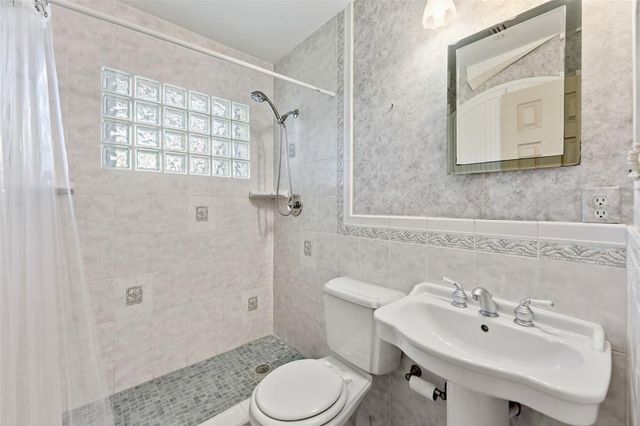 8450 56TH STREET N, Pinellas Park, FL 33781
