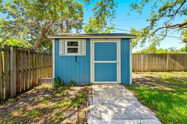 8450 56TH STREET N, Pinellas Park, FL 33781