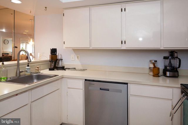 1024 MAIN ST, Voorhees, NJ 08043
