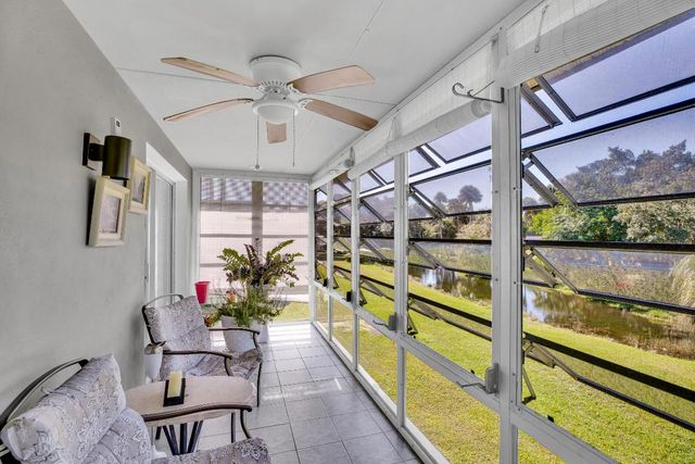 2 Vista Gardens Trail 202, Vero Beach, FL 32962