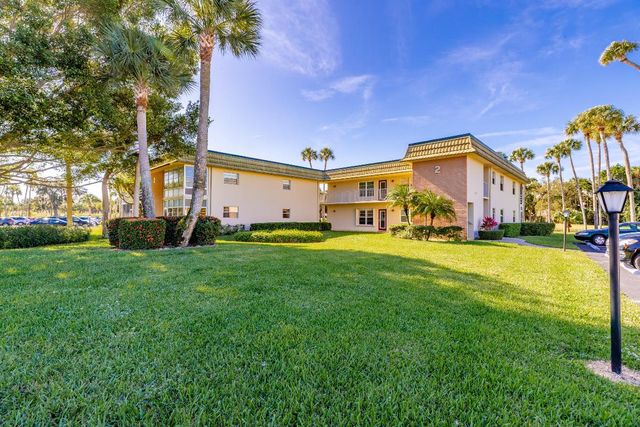 2 Vista Gardens Trail 202, Vero Beach, FL 32962