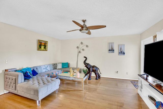 2 Vista Gardens Trail 202, Vero Beach, FL 32962