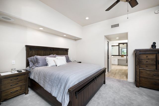 10071 E GRAYTHORN Drive, Scottsdale, AZ 85262