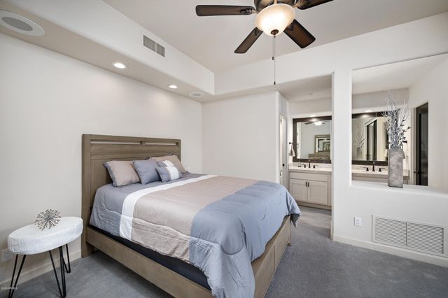 10071 E GRAYTHORN Drive, Scottsdale, AZ 85262