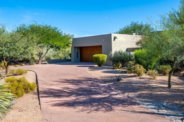 10071 E GRAYTHORN Drive, Scottsdale, AZ 85262