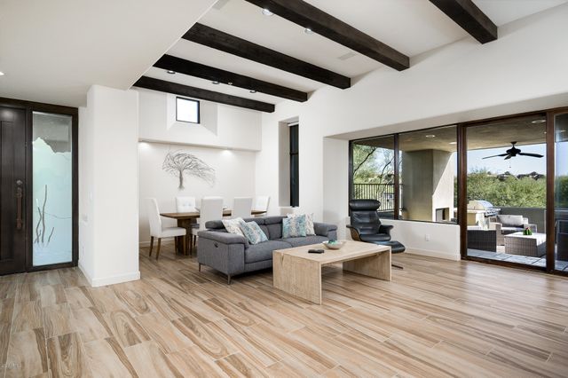 10071 E GRAYTHORN Drive, Scottsdale, AZ 85262