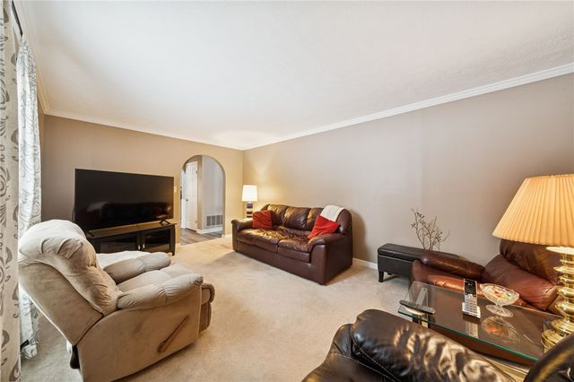 3151 Seneca Ct, Hampton, PA 15044