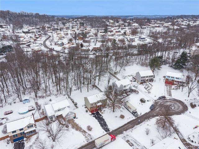 3151 Seneca Ct, Hampton, PA 15044