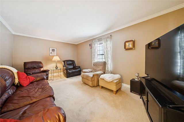 3151 Seneca Ct, Hampton, PA 15044