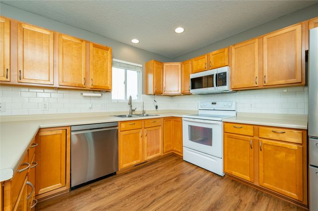 12715 Tanglewood Drive, Urbandale, IA 50323