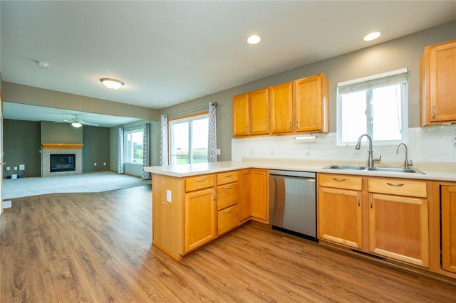 12715 Tanglewood Drive, Urbandale, IA 50323