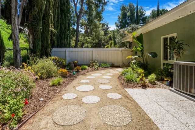 22903 De Kalb Drive, Calabasas, CA 91302