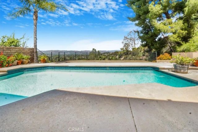 22903 De Kalb Drive, Calabasas, CA 91302