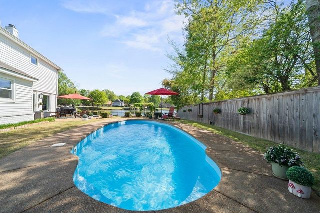 2775 FAIRWAY GLEN CV, Collierville, TN 38017