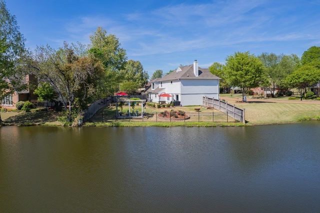 2775 FAIRWAY GLEN CV, Collierville, TN 38017
