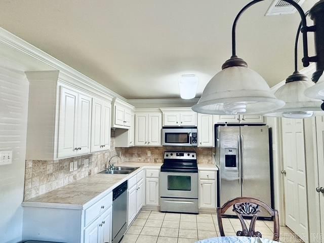 6 Cobblestone Creek Court, Little Rock, AR 72210