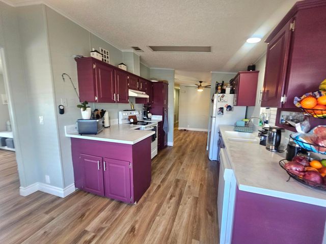 8110 SE Eagle Avenue, Hobe Sound, FL 33455