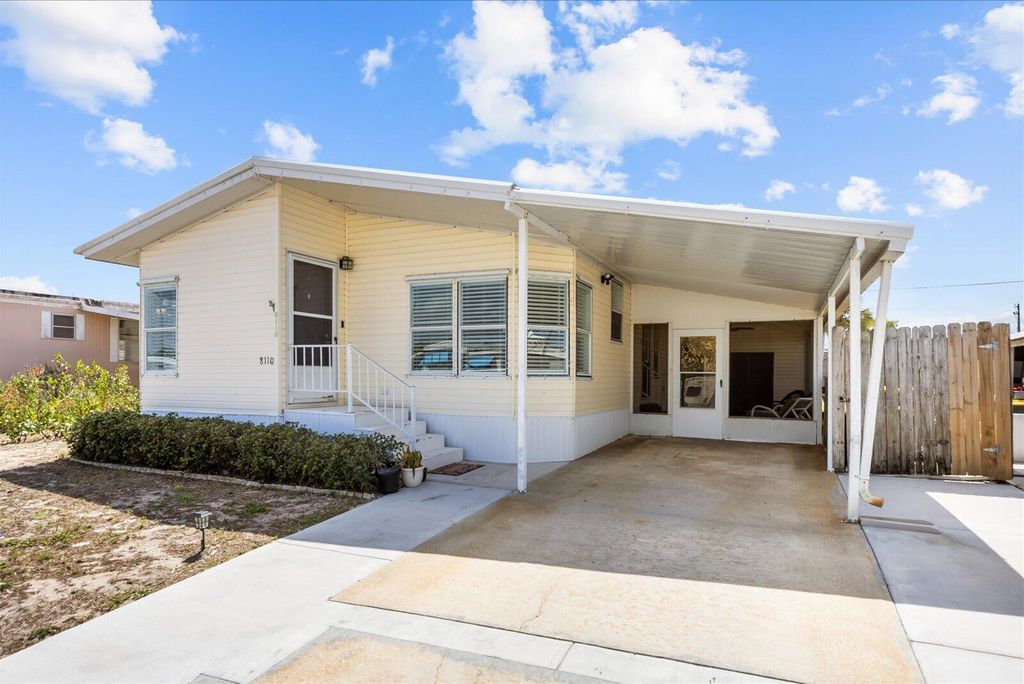 8110 SE Eagle Avenue, Hobe Sound, FL 33455