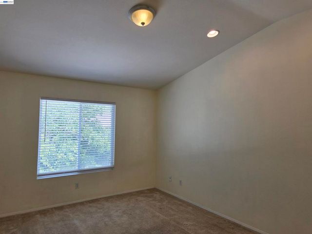 132 Citrine Ct, Gardena, CA 90248
