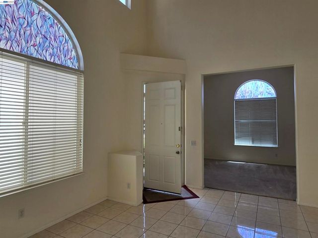 132 Citrine Ct, Gardena, CA 90248