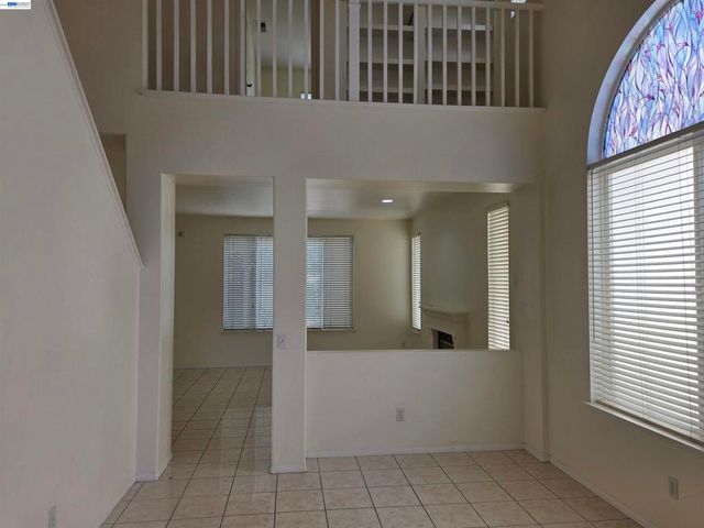 132 Citrine Ct, Gardena, CA 90248