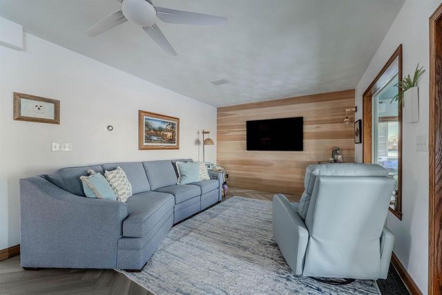 2210 WESTWIND ROAD, Oshkosh, WI 54904