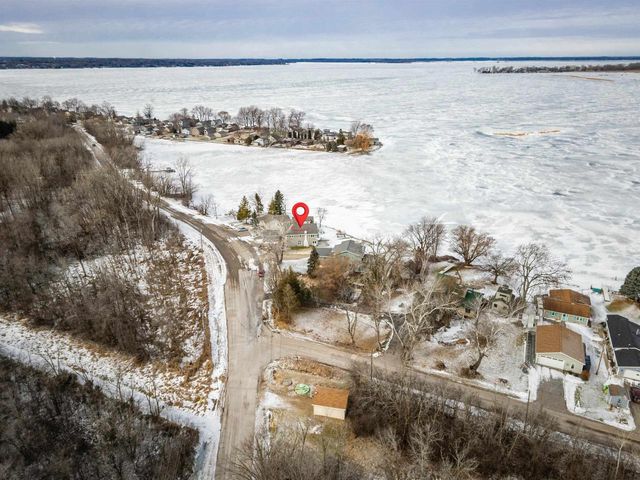 2210 WESTWIND ROAD, Oshkosh, WI 54904