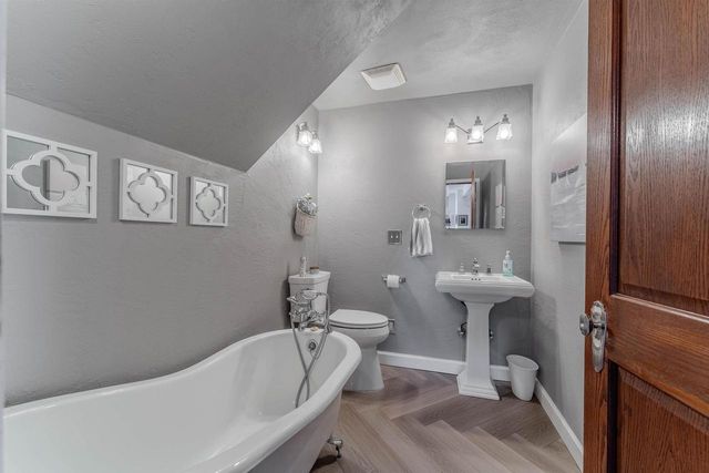 2210 WESTWIND ROAD, Oshkosh, WI 54904