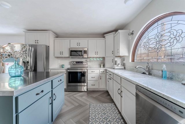 2210 WESTWIND ROAD, Oshkosh, WI 54904