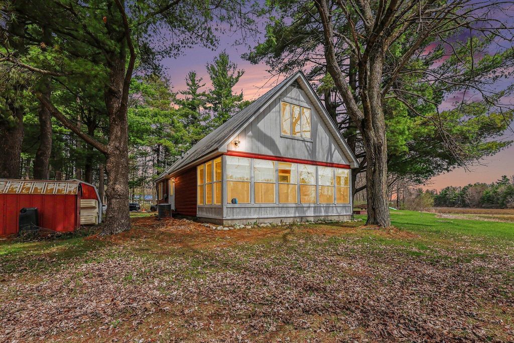 1556 E James Street, White Cloud, MI 49349