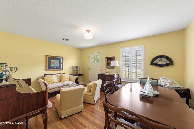 301 Clause Lane, Lafayette, LA 70507
