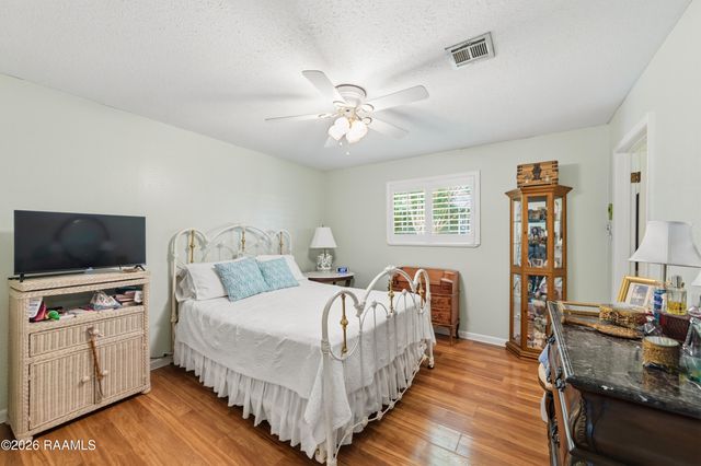 301 Clause Lane, Lafayette, LA 70507