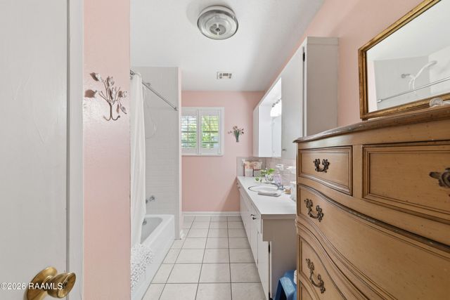301 Clause Lane, Lafayette, LA 70507
